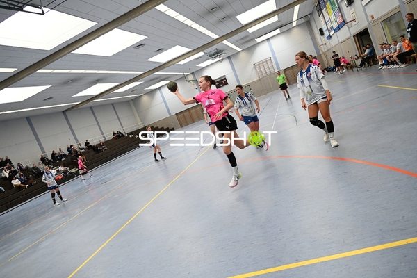 Dynamischer Wurf im Handballspiel