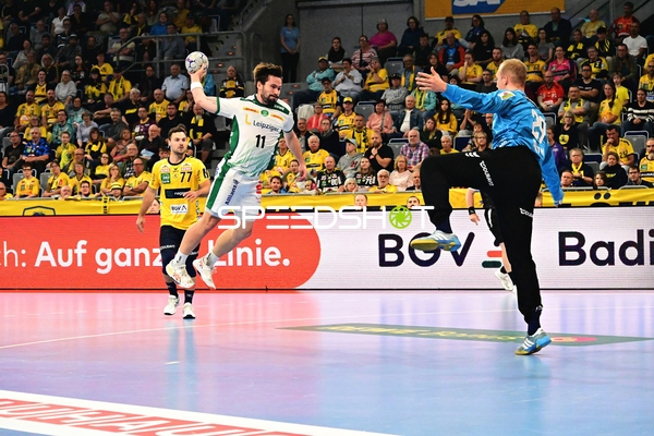 Lukas Binder (11; SC DHfK Leipzig) wirft aufs Tor