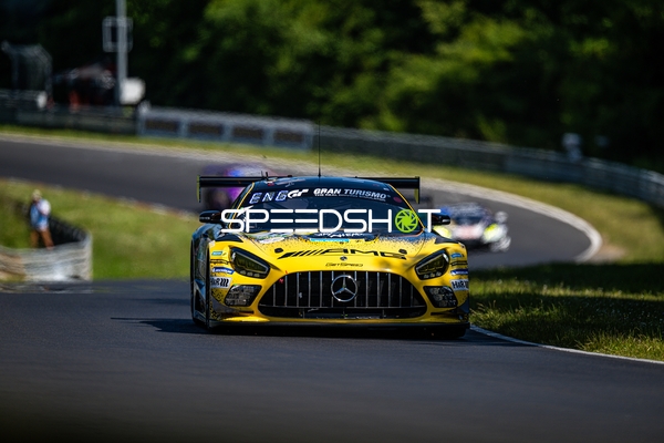 Rennfahrzeug in der Boxengasse