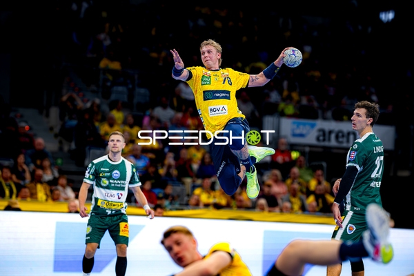 Edwin Aspenbäck (78; Rhein Neckar Löwen) wirft aufs Tor