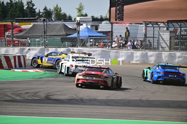 Rennfahrzeuge auf der Nordschleife