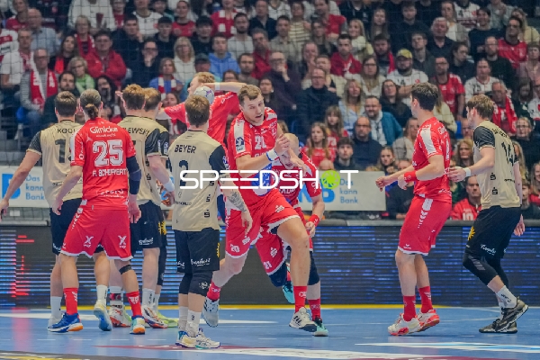 Uladzislau Kulesh (20; MT Melsungen) in Aktion