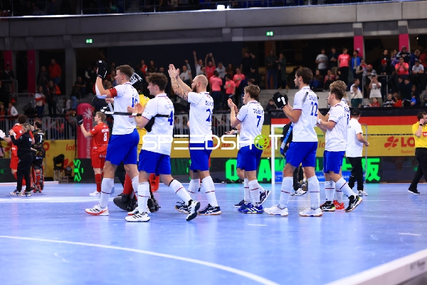 Spieler von Portugal applaudieren