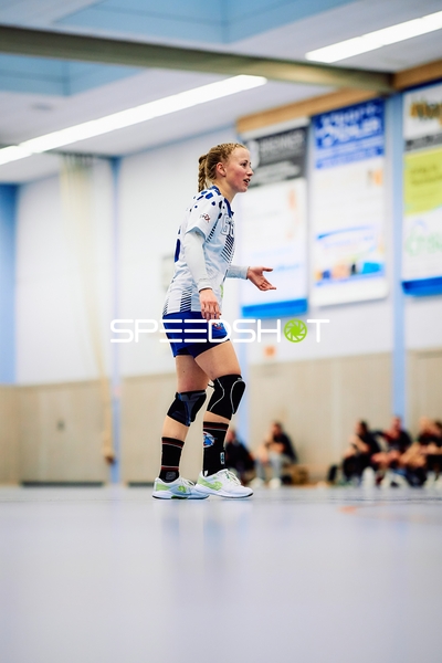 Spielerin des TV Edingen auf dem Feld