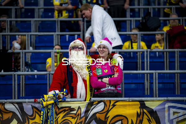 Fans in Weihnachtsstimmung