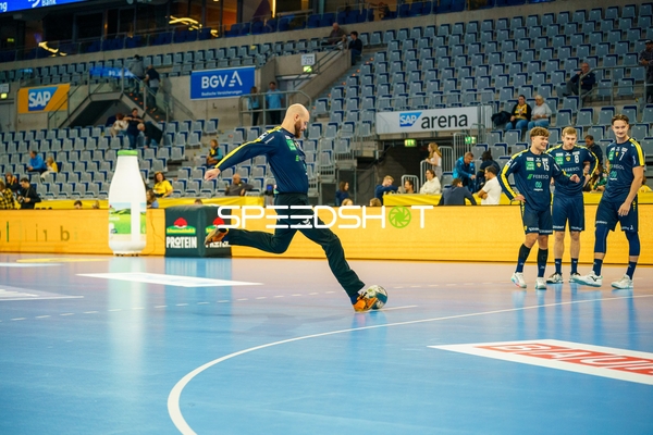 RNL Spieler beim Aufwärmen