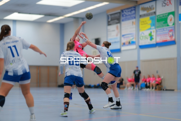 Spielerin der SG Nußloch im Wurf gegen TV Edingen