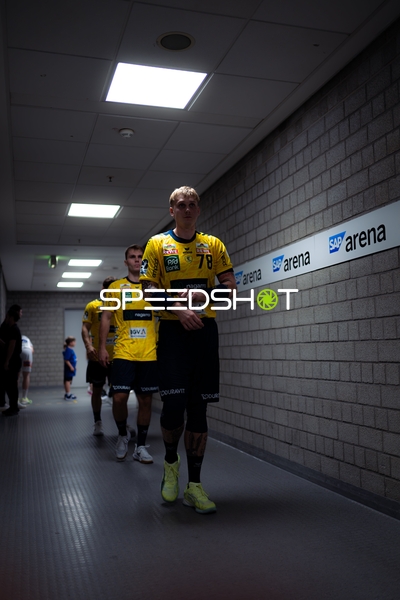 Edwin Aspenbäck (78; Rhein Neckar Löwen) und Mathias Larson (4; Rhein Neckar Löwen) laufen ein