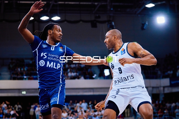 defense DJ Horne (0;MLP Academics Heidelberg), DeAndre Lansdowne (9;Niners Chemnitz)