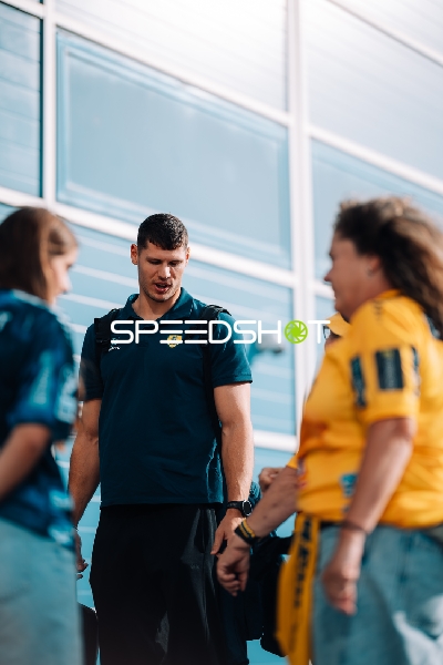 Sebastian Heymann (13; Rhein Neckar Löwen) positioniert sich