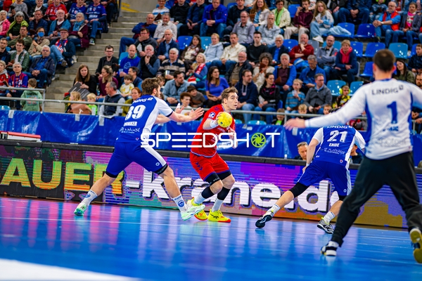 Nikola Vlahovic (3, SG BBM Bietigheim) mit Ball