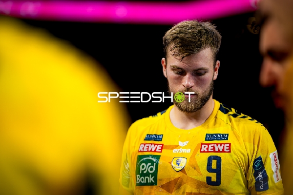 Spieler Steven Plucnar Jacobsen (9; Rhein Neckar Löwen) in Position