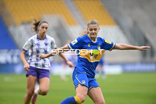 Spieler im Zweikampf