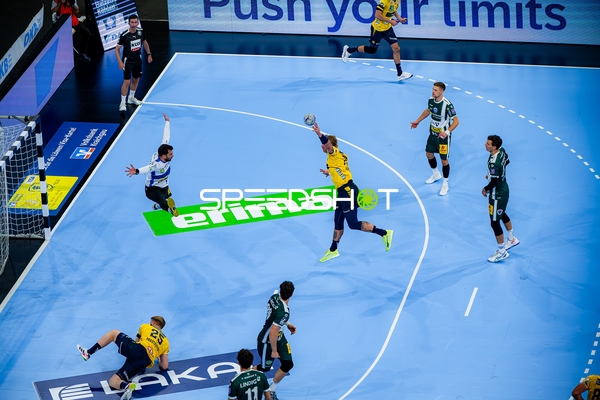 Robert Timmermeister (7; Rhein Neckar Löwen) wirft aufs Tor