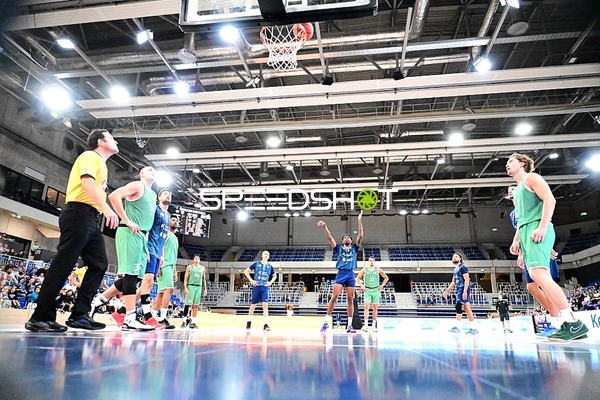 Spieler beim Freiwurf