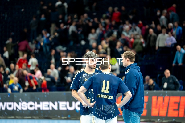 Jacob Lassen (9; HSV Hamburg) und Maximilian Botta (11; HSV Hamburg) in Gespräch