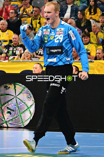 David Späth (29; Rhein Neckar Löwen) jubelt nach Tor