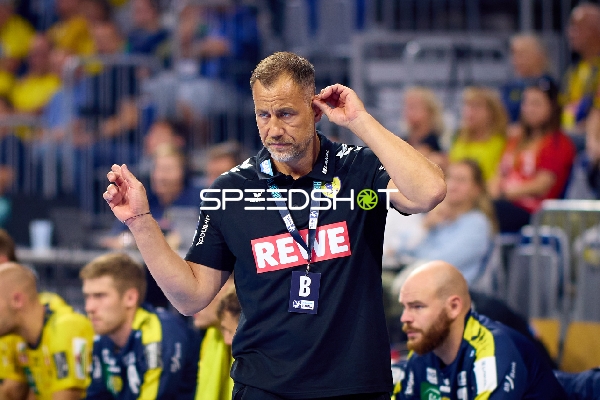 Trainer Maik Machulla (Trainer; Rhein Neckar Löwen) an der Seitenlinie