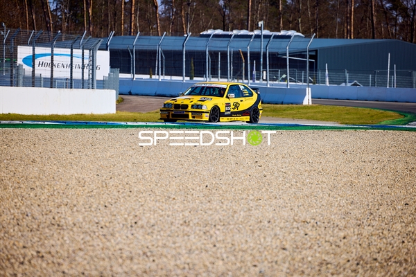 Heinz Bayer fährt auf dem Hockenheimring