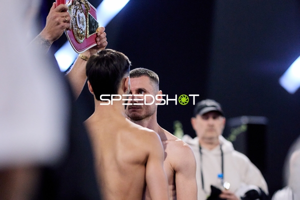 Ringside-Zone Face-Off