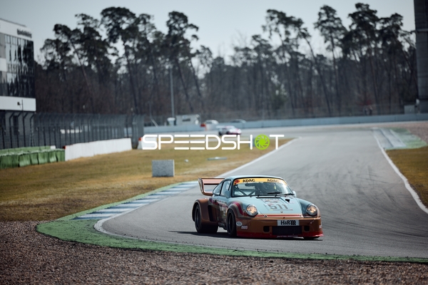 Rennwagen in Aktion am Hockenheimring