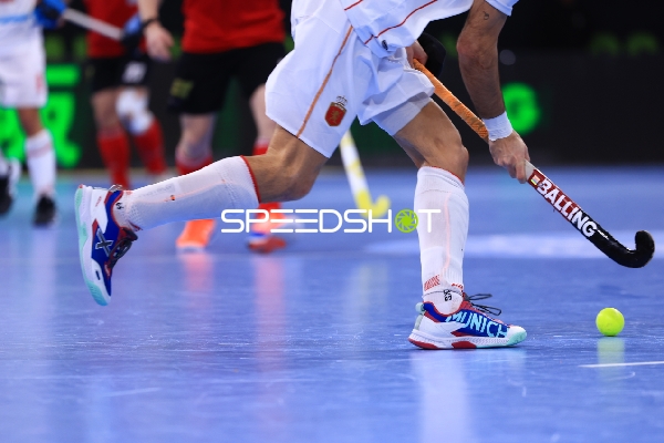 Ignacio COBOS (11; Spanien) mit Ball am Schläger