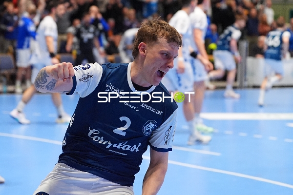 Noah Beyer (2; Bergischer HC) jubelt