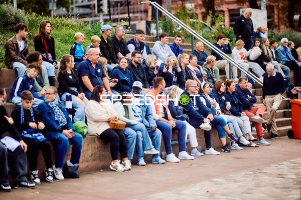 Zuschauer bei Teamvorstellung