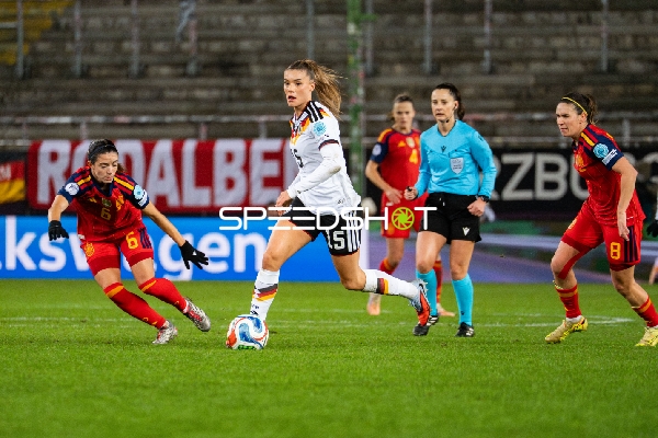 Ballkontrolle und Verteidigung