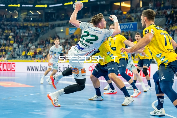 Zweikampf zwischen Robert Timmermeister (7; Rhein Neckar Löwen), Halil Jaganjac (45; Rhein Neckar Löwen) und Erik Persson (22; FAG) Robert Timmermeister (7; Rhein Neckar Löwen) und Halil Jaganjac (45; Rhein Neckar Löwen) kämpfen gegen Erik Persson (22; FAG) um den Ball - Erik Persson, Halil Jaganjac, Robert Timmermeister