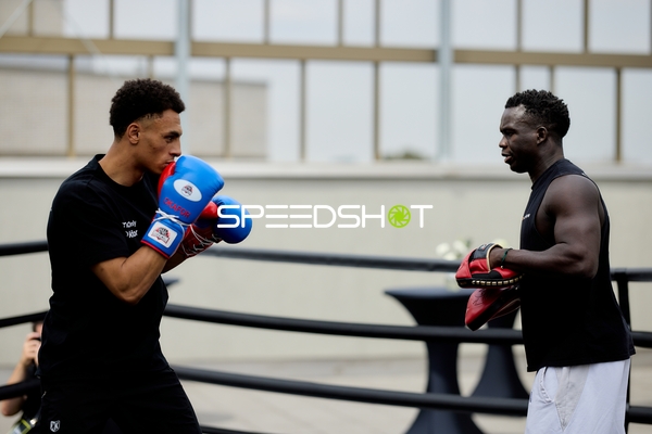 Ringside-Zone Face-Off