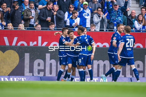 Torjubel David Herold (20, Karlsruher SC), Bambasé Conté (31, Karlsruher SC), Nicolai Rapp (17, Karlsruher SC)