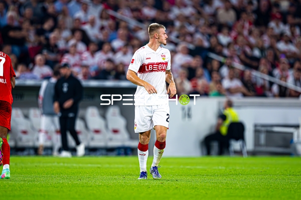 Spieler Finn Jeltsch (29; VfB Stuttgart) auf dem Feld