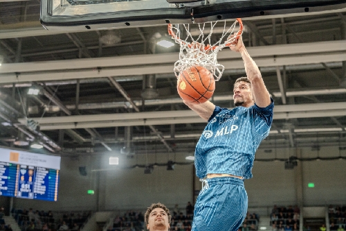 Samuell Williamson (10; MLP Academics Heidelberg) in Aktion