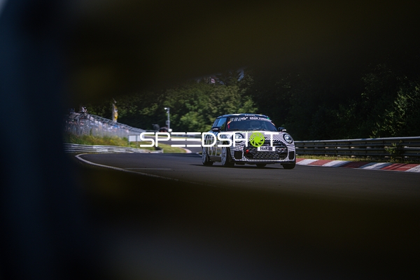 Rennfahrzeug auf der Nordschleife