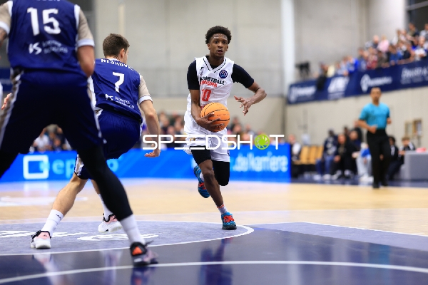 Sir Jabari Rice (10; Basketball Nymburg) mit Ball