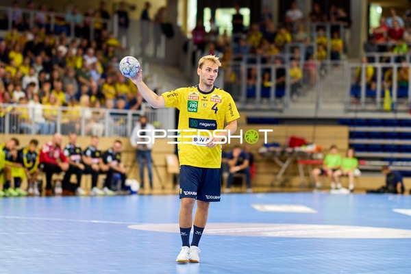 Mathias Larson (4; Rhein Neckar Löwen) wirft aufs Tor