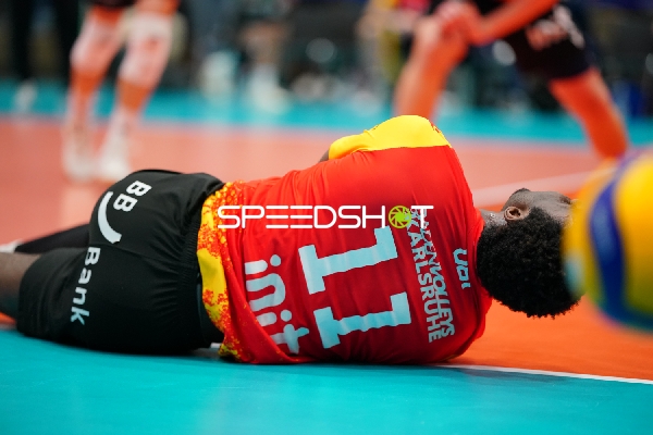 Spielszene mit Jonathan Downs (17; BADEN VOLLEYS SSC Karlsruhe)