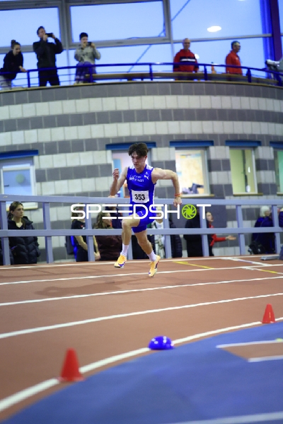 Bauer Johannes (353; TSV SCHOTT Mainz) beim Sprung