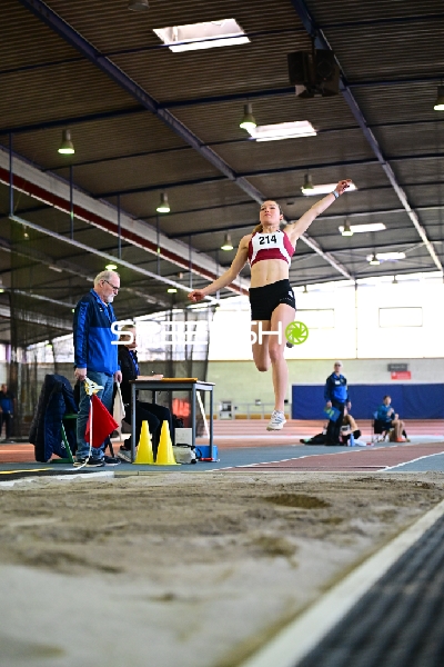 Wulfert Ronja (214; LTV Bad Dürkheim) beim Weitsprung