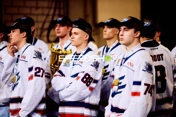 Jungadler feiern Meisterschaftssieg