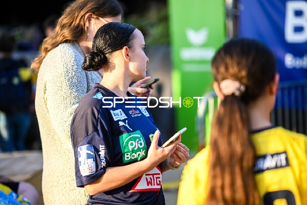 Zuschauer bei der Saisoneröffnung