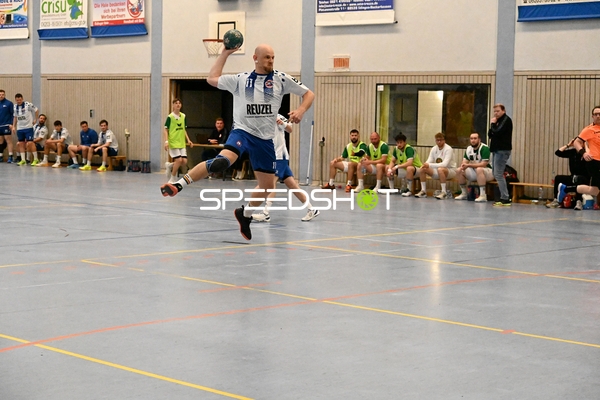 Dynamischer Wurf von Max Mustermann