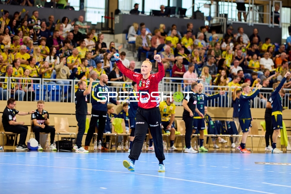 Torwart David Späth (29; Rhein Neckar Löwen) jubelt