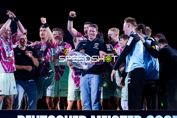 Füchse Berlin feiern Meistertitel