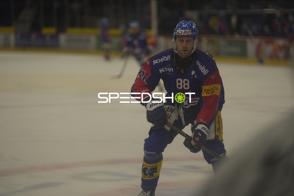 Dario Meyer (88; EHC Kloten) auf dem Eis