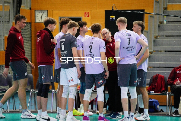 Timeout mit Dominik Lukath (14; VCO Berlin), Tobias Stemmler (8; VCO Berlin) und Julian Lenz (17; VCO Berlin)