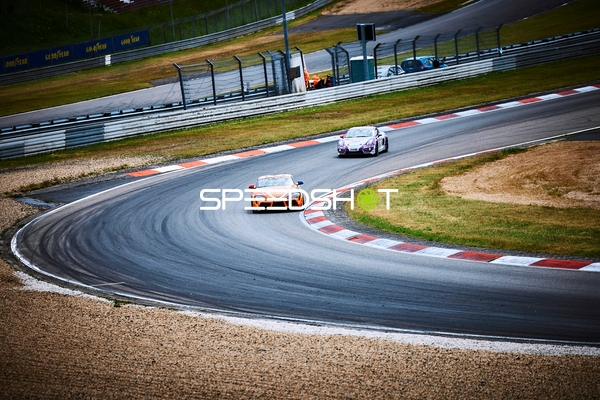 Fahrzeuge auf der Rennstrecke