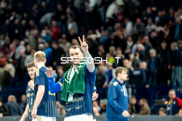 Casper Ulrich Mortensen (6; HSV Hamburg) in Aktion