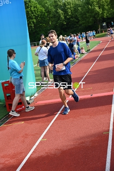 Läufer beim TVE Sommerlauf Edingen 2025